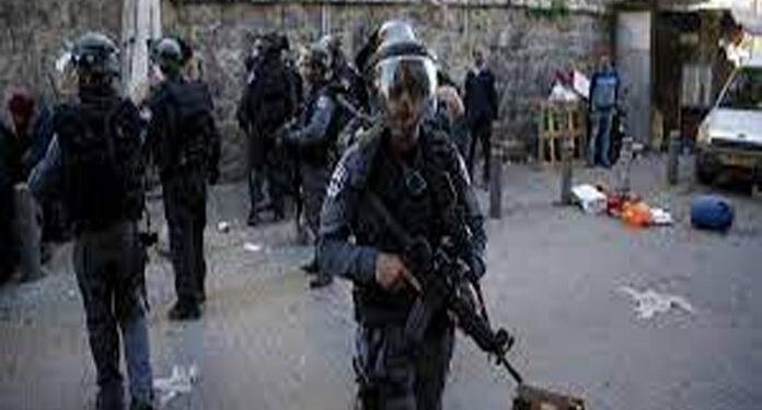 قابض فوج کا فلسطینیوں پر تشدد اور گرفتاری