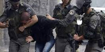 صہیو نی فوجی تشدد کے بعد فلسطینی نوجوان نامعلوم مقام پر منتقل