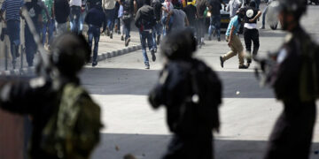 صیہونی فوج کی فلسطینیوں پر فائرنگ، 27 زخمی متعدد بے ہوش