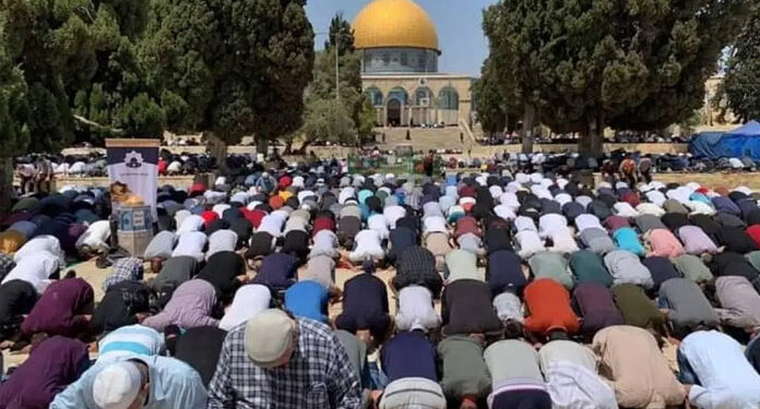 مسجد اقصٰی: رمضان المبارک میں 60 ہزارفلسطینیوں نے تیسرے جمعہ کی نماز  ادا کی