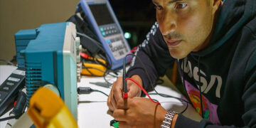 مریخ پر ہیلی کاپٹر بھیجنے والی ٹیم میں شامل فلسطینی انجینئر