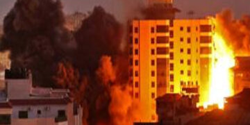 فلسطینی نوجوان نے صہیونی فوجیوں پر گاڑی چڑھادی