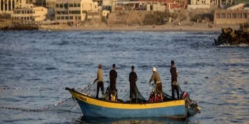 اسرائیل: غزہ  کے ماہی گیروں پرمچھلیوں کے شکار پر مکمل پابندی عائد