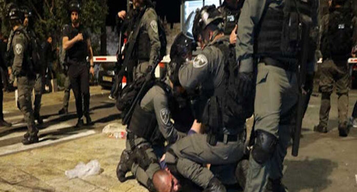 مقبوضہ فلسطین میں اسرائیل فوجی کریک ڈاؤن، درجنوں بے گناہ گرفتار