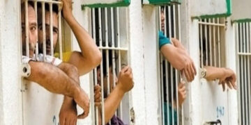 صہیونی زندانوں میں فلسطینی قیدیوں کی تعداد میں مسلسل اضافہ