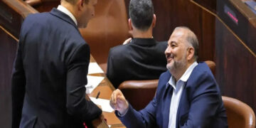 نئے اسرائیلی وزیراعظم اور فلسطینی عرب لیڈرمنصورعباس آمنے سامنے