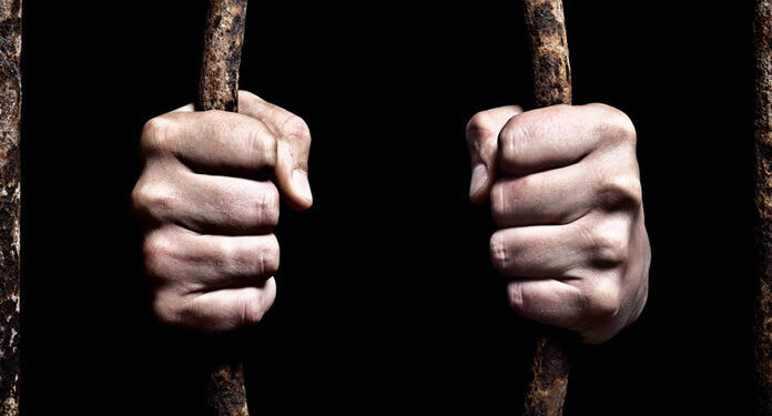 اسرائیلی جیل میں زخمی فلسطینی قیدی کی  نظر بندی میں توسیع