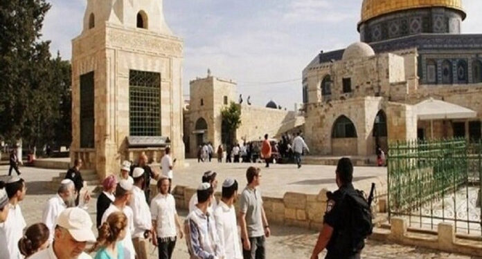 صہیونی آباد کاروں کا ایک بار پھر مسجد اقصٰی پر دھاوا