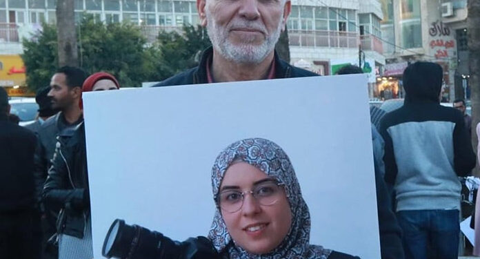 فلسطینی صحافی بشریٰ الطویل کی حراست کے خلاف والد کی بھوک ہڑتال جاری