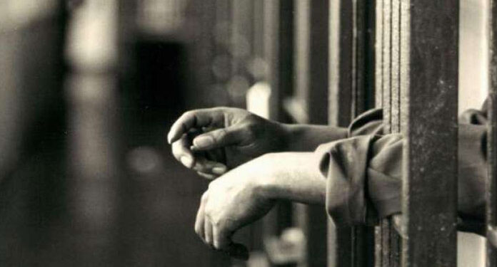 اسرائیل میں فلسطینی کوبد ترین تشدد کے بعد ساڑھے چار برس قید اور جرمانے کی سزا