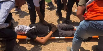 صیہونی فوجیوں کا فلسطینیوں پر بدترین تشدد