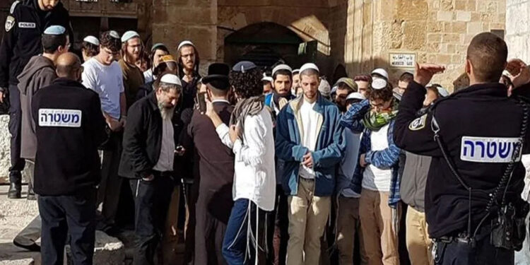 صہیونی آباد کاروں کا ایک بار پھر مسجد اقصٰی پر دھاوا