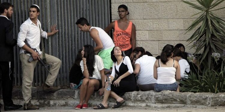 غزہ:مزاحمت کاروں کا صیہونی بستی "سدیروت "پر میزائل حملہ