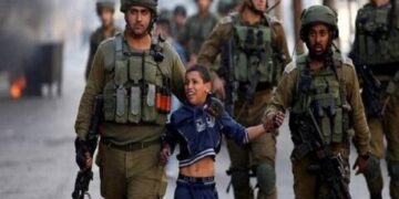 فلسطینی بچوں پر صہیونی فوجی تشدد، درجنوں بے ہوش