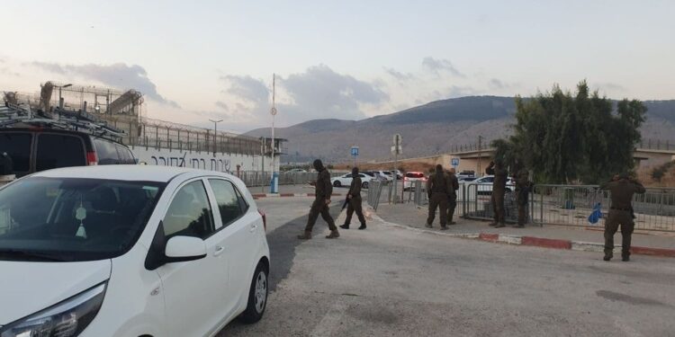 جیل سے فرارفلسطینیوں کی گرفتاری کیلیے صہیونی حکام  کی نئی کوششیں جاری