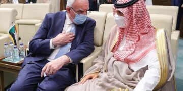 مصر میں فلسطینی وزیر خارجہ کی سعودی ہم منصب  سےملاقات