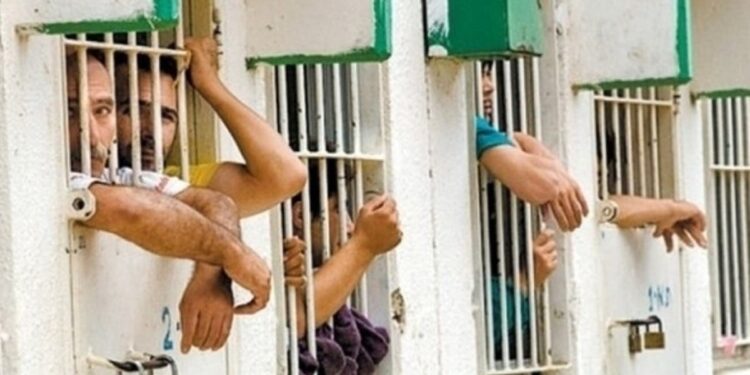 صہیونی جیلوں میں قید 1500سے زائد   فلسطینیوں کی احتجاجی بھوک ہڑتال شروع