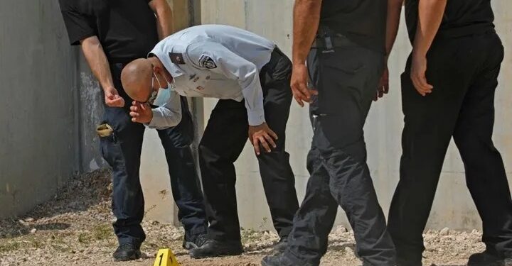 فلسطینی اسرائیلیوں سے زیادہ ذہین اور تخلیقی ہیں، اسرائیلی جیلر