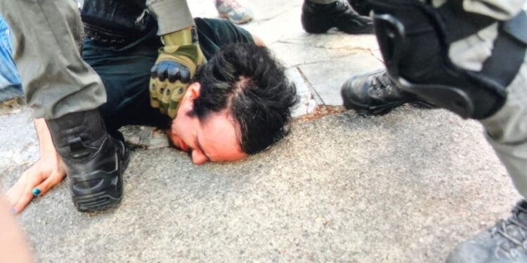 اسرائیلی فوج کا فلسطینیوں کے حق میں آواز اٹھانے پر یہودی پر تشدد