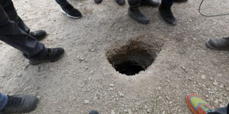 صہیونی جیل سے فرار قیدیوں کی تلاش  کے لیے  اسرائیلی جیل انتظامیہ تاحال ناکام   