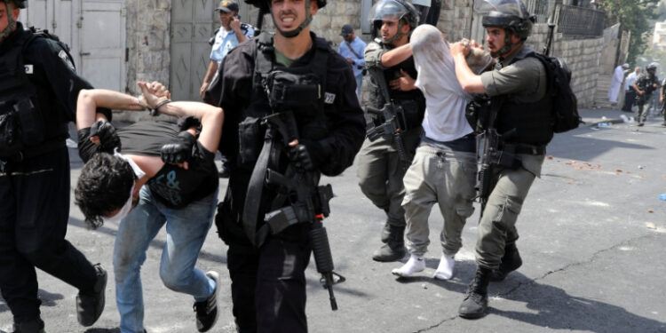 مقبوضہ بیت المقدس: صہیونی فوج کی پر تشدد چھاپہ مار کارروائیاں ، 25 فلسطینی گرفتار