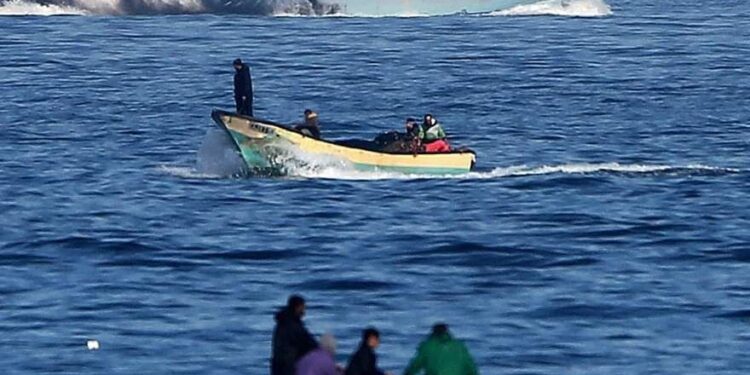 صہیونی نیوی کی غزہ میں ماہی گیروں پرفائرنگ، ایک فلسطینی زخمی