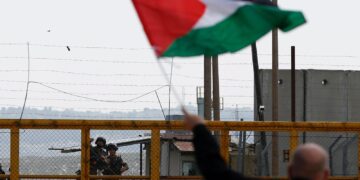 سوا لاکھ سے زائد فلسطینی صہیونی جیلوں میں پابند سلاسل، رپورٹ