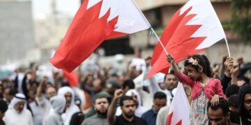 یائر لیپد کی آمد پربحرینی عوام کا شدید رد عمل