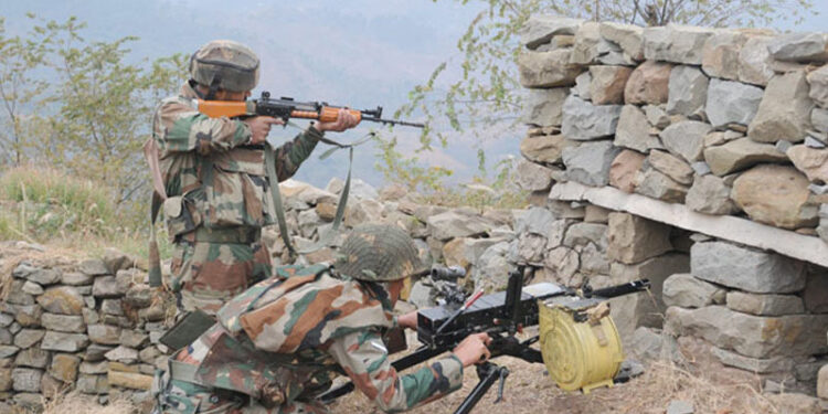 مقبوضہ کشمیر: نامعلوم افراد کی فائرنگ 1خاتون 2 اساتذہ شہید