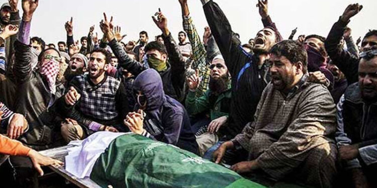 مقبوضہ کشمیر: بھارتی فوج نےمزید2 کشمیریوں کو شہیدکردیا