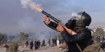 صہیونی فوج اور فلسطینیوں کے مابین جھڑپیں، گرفتاریاں، بھاری مقدار میں آنسو گیس شیلنگ