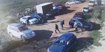 صہیونی شرپسندوں کا دو خواتین سمیت تین فلسطینیوں پر تشدد