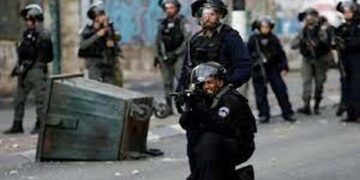 صہیونی فوج کی مسافر یطامیں لوٹ ماراور فلسطینیوں پر سرم عام تشدد