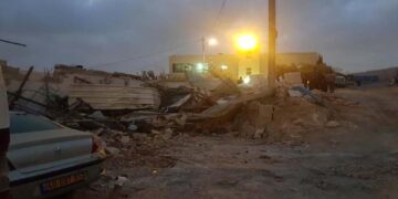 قابض فوج نے فلسطینیوں کی درجنوں دکانیں مسمار کردیں