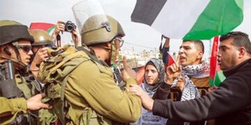 صہیونی فوج کا فلسطینی مظاہرین پر وحشیانہ تشدد