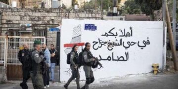 صہیونی فوج کا  الشیخ جراح کے مظاہرین پر تشدد، غیرملکی کارکنان سمیت 5 افراد گرفتار