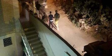 اسرائیلی فوج کا  فلسطینی کے گھر پر دھاوا نوجوان گرفتار