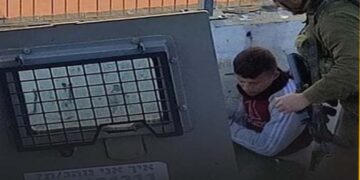 صہیونی فوج کا فلسطینی اسکول پر دھاوا،  2 طالب علم گرفتار