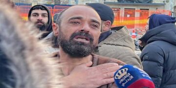 آبائی گھر سے بے دخل ہونے والے فلسطینی پر صہیونی فوج کا بدترین تشدد