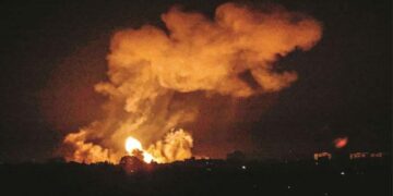 غزہ میں نئے سال پر صہیونی بمباری: اسرائیل نے فلسطینیوں کو ذمہ دار قرار دے دیا