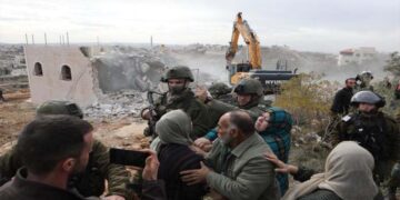 صہیونی حکام نے 2 فلسطینی اسکولوں کی مسماری کے احکامات جا ری کر دیے         