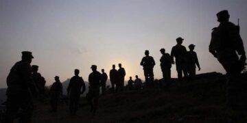 بھارتی فورسزکاکریک ڈاؤن: درجنوں کشمیری نوجوان گرفتار