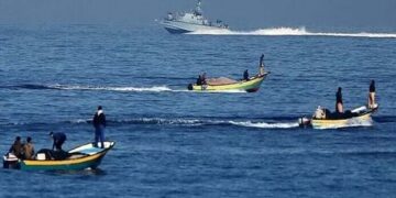 غزہ میں صہیونی نیوی کی فلسطینی ماہی گیروں پر فائرنگ، 2 کشتیاں تباہ