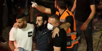 صہیونی آبادکاروں کا نہتے شہریوں پر تشدد، درجنوں فلسطینی زخمی