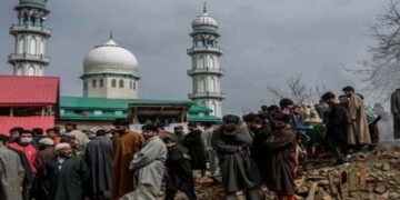 مقبوضہ کشمیر میں بھارتی فوج کی مسجد پرفائرنگ، نمازی زخمی