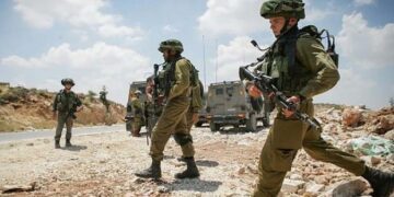 اسرائیلی قابض فوج کا کریک ڈاؤن، مغربی کنارے سے 14 فلسطینی اغوا  کر لیے