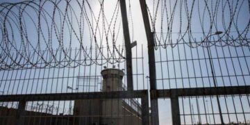 اسرائیلی عدالتوں کے خلاف فلسطینی اسیران کے بائیکاٹ کو102 روزبیت گئے