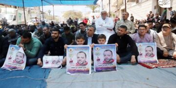 صہیونی جیل میں فلسطینی بھوک ہڑتالی سے اظہار یکجہتی کیلیے مظاہرہ