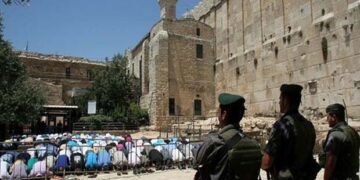 صہیونی حکام کا مسجد ابراہیمی کے نمازیوں کیلیے پانی کی بندش کا فیصلہ  