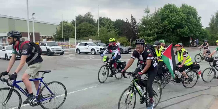 برطانیہ: 250 سائیکل سواروں کا فلسطینیوں کے ساتھ اظہار یکجہتی